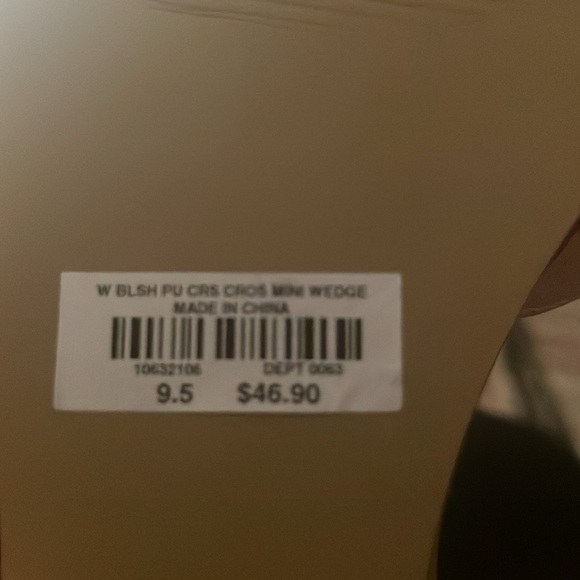 Woman’s wedge sandal - Picture 9 of 9